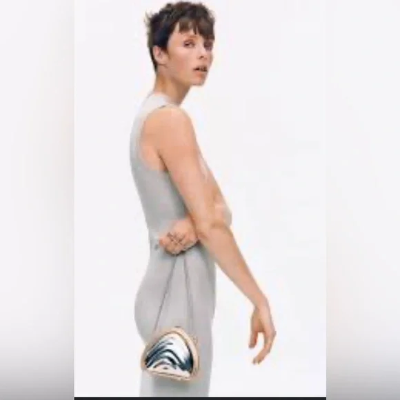 ZARA GLAM Silver and Gold Tone Clam Shell Crossbody
Bag - Picture 6 of 6